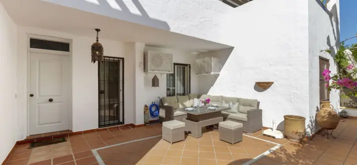 Venta de apartamento en planta baja en Nueva Andalucía 1