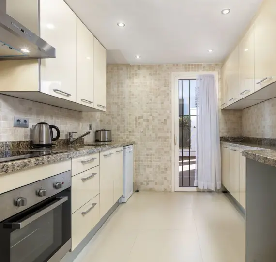 Venta de apartamento en planta baja en Nueva Andalucía