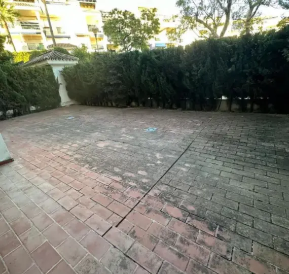 Venta de apartamento en planta baja en Nueva Andalucía