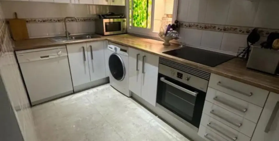 Sale of ground floor apartment in Nueva Andalucía 5