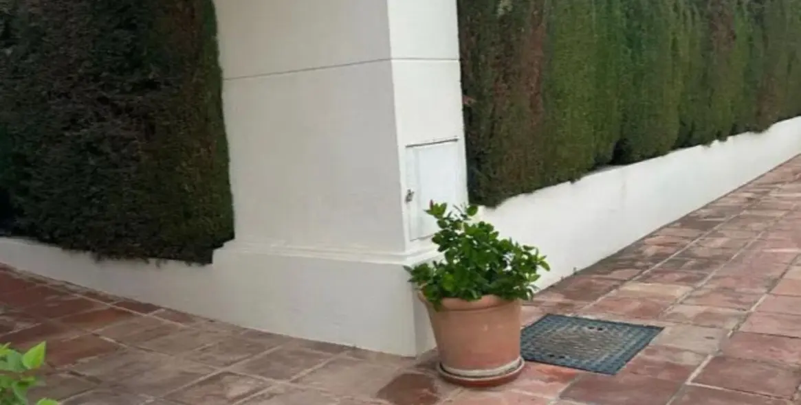 Sale of ground floor apartment in Nueva Andalucía 11