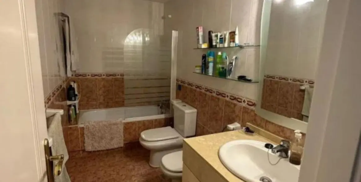Sale of ground floor apartment in Nueva Andalucía 16