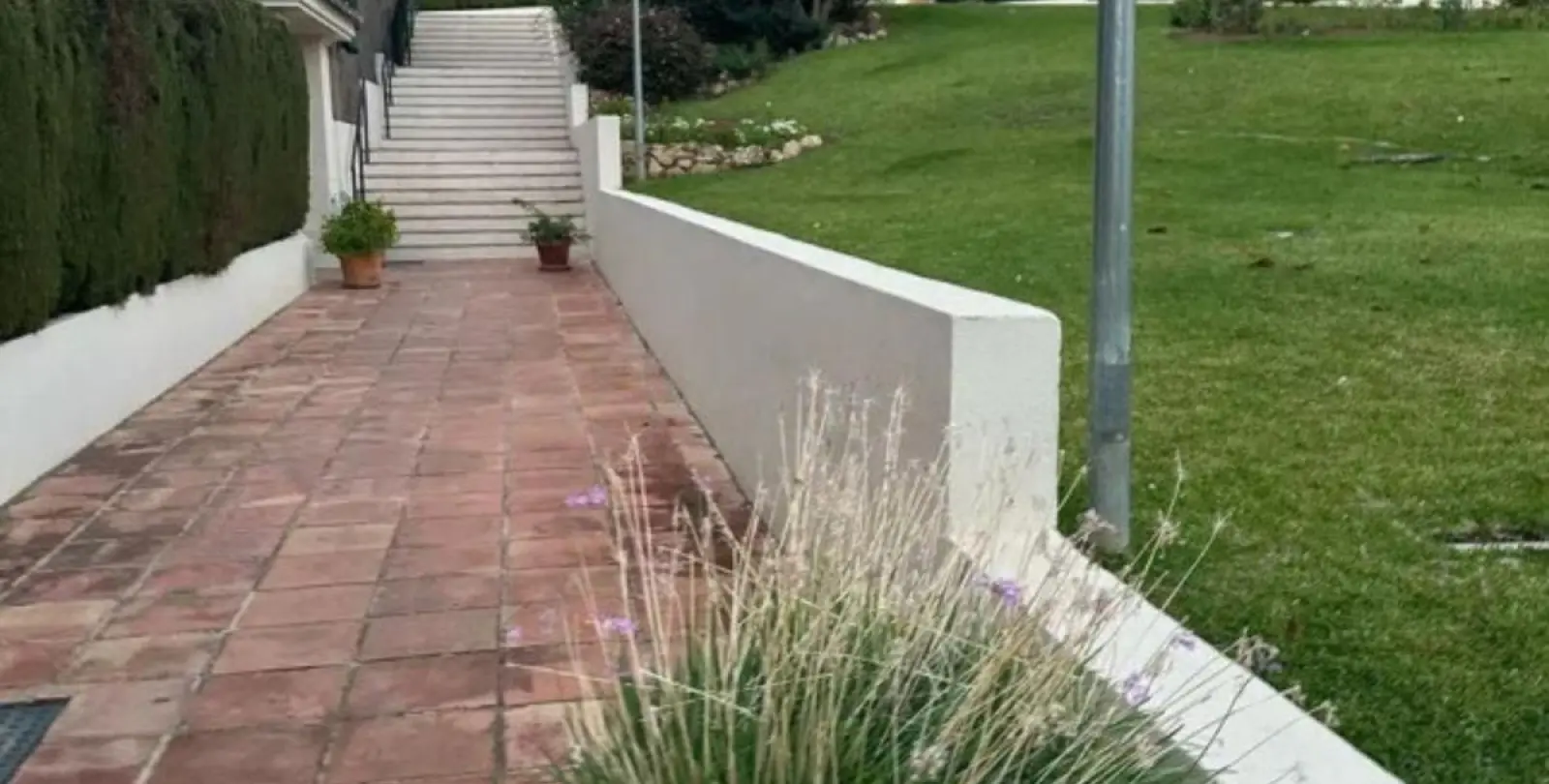 Venta de apartamento en planta baja en Nueva Andalucía 10