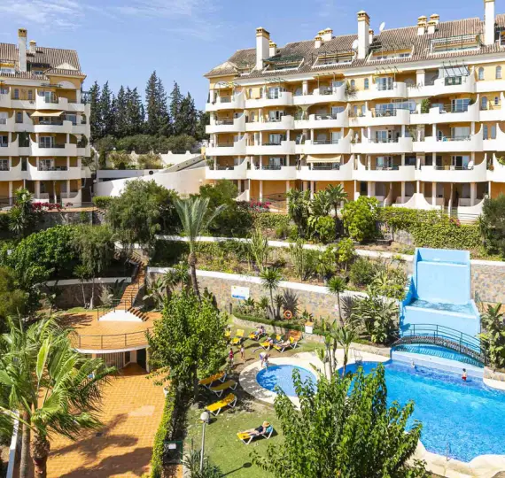 Sale of middle floor apartment in Nueva Andalucía