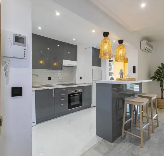 Sale of middle floor apartment in Nueva Andalucía