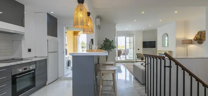 Sale of middle floor apartment in Nueva Andalucía 4