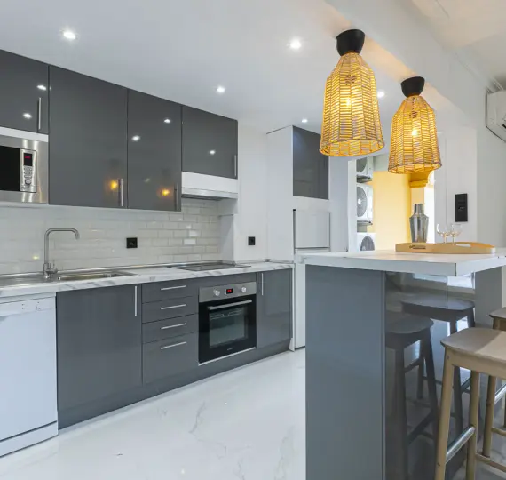 Sale of middle floor apartment in Nueva Andalucía