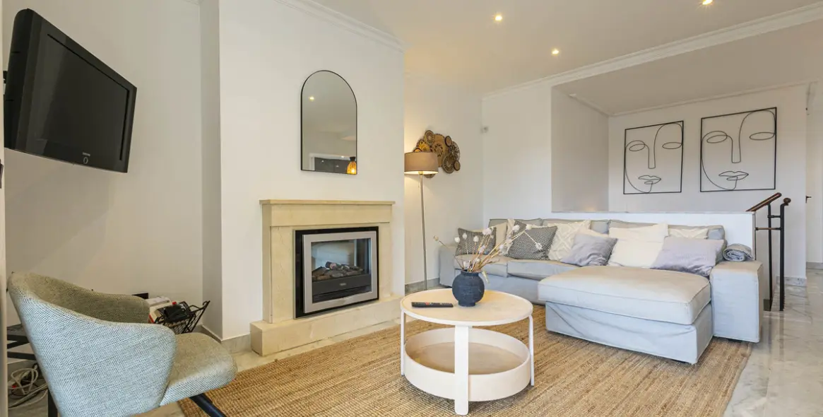 Venta de apartamento en planta media en Nueva Andalucía 12