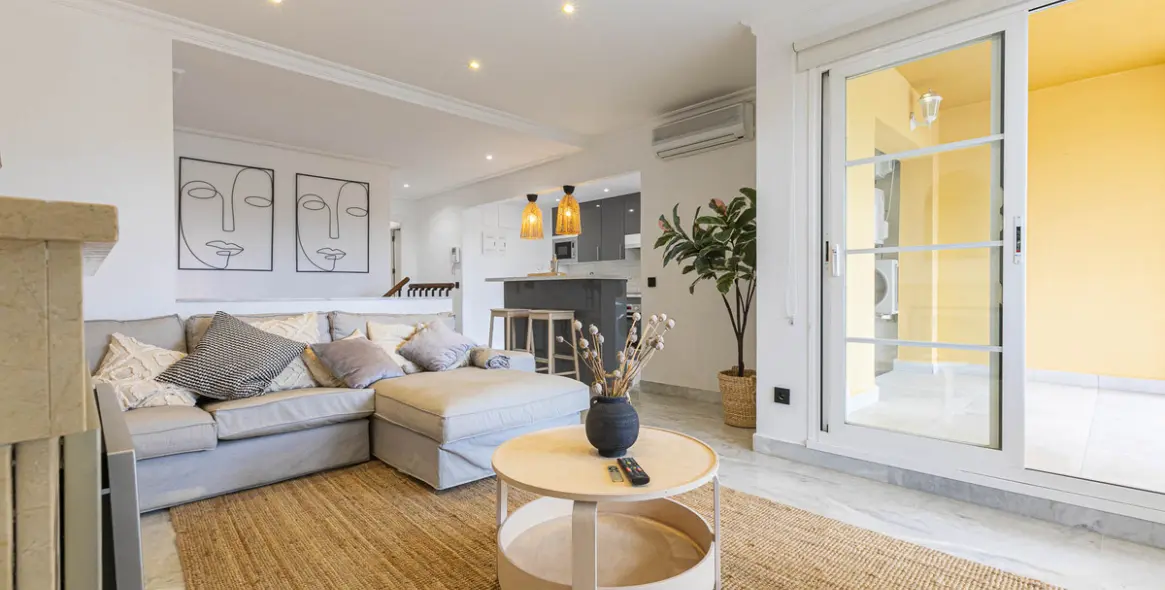 Venta de apartamento en planta media en Nueva Andalucía 16