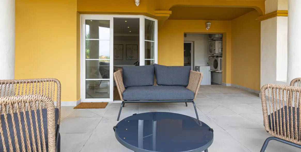 Venta de apartamento en planta media en Nueva Andalucía 18