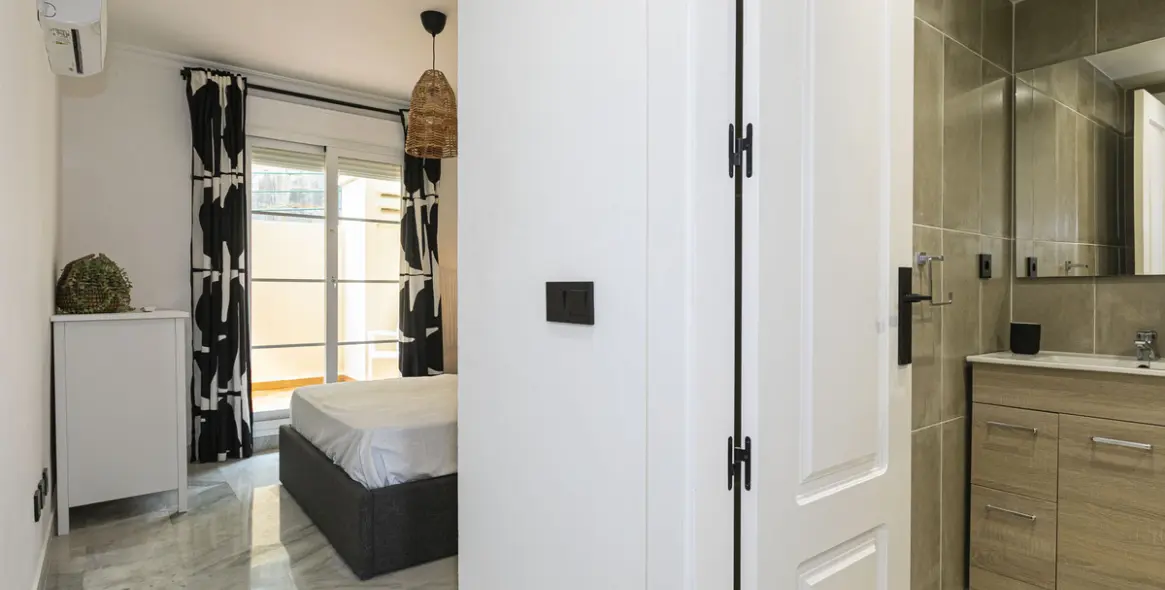 Sale of middle floor apartment in Nueva Andalucía 23