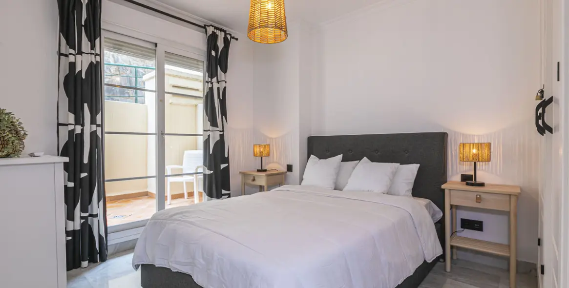 Sale of middle floor apartment in Nueva Andalucía 26