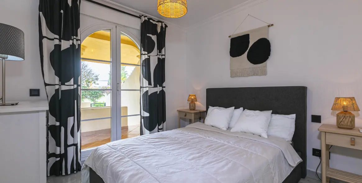 Sale of middle floor apartment in Nueva Andalucía 34