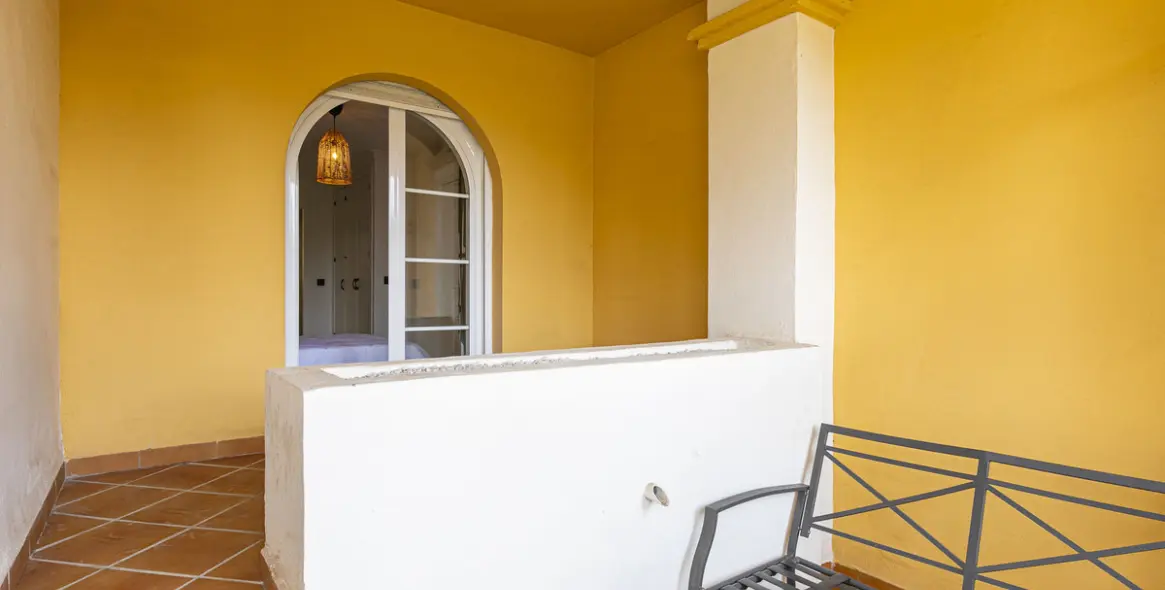 Sale of middle floor apartment in Nueva Andalucía 39