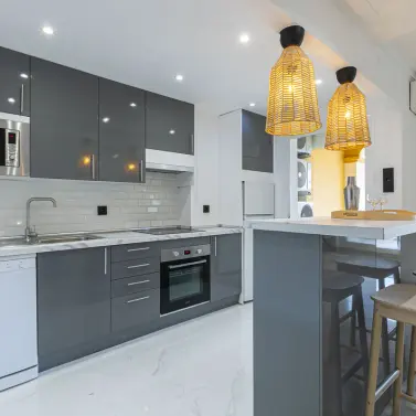 Sale of middle floor apartment in Nueva Andalucía