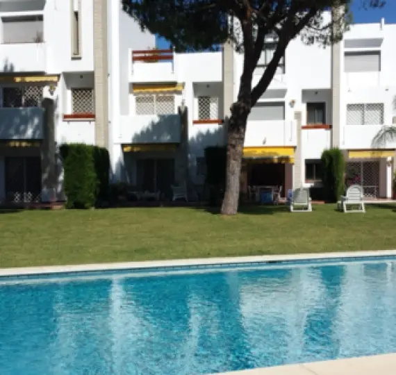 Продажа таунхауса в Nueva Andalucía