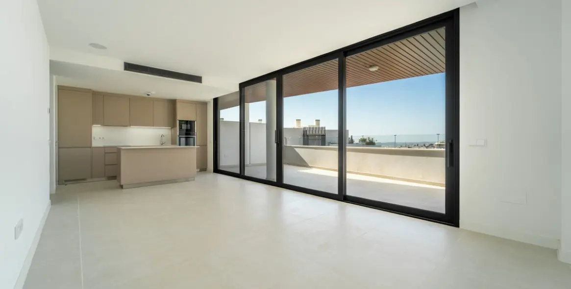 Sale of middle floor apartment in Fuengirola 4