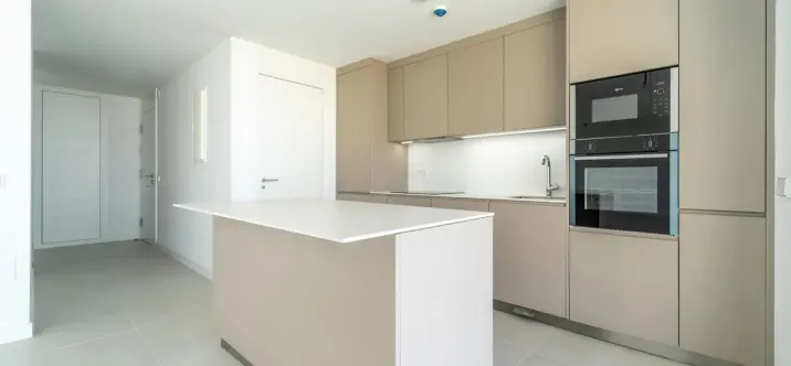 Sale of middle floor apartment in Fuengirola 4