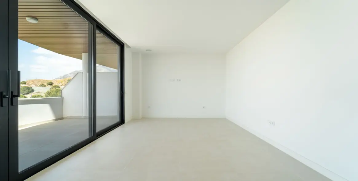 Sale of middle floor apartment in Fuengirola 8