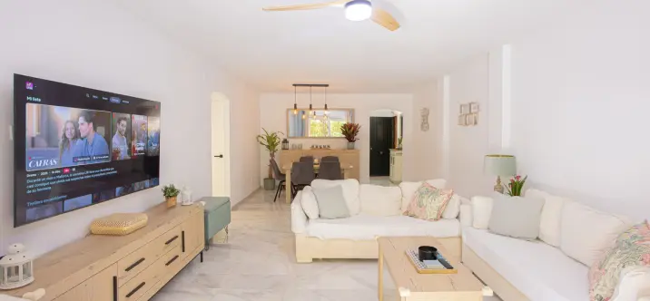 Venta de apartamento en planta baja en The Golden Mile 0