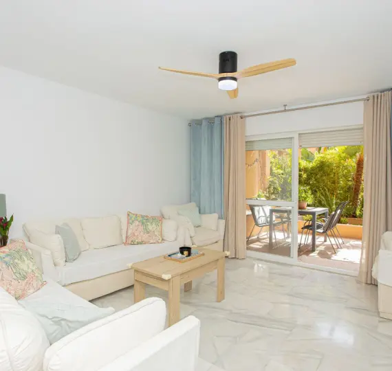 Venta de apartamento en planta baja en The Golden Mile