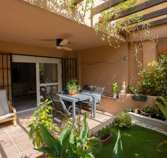 Venta de apartamento en planta baja en The Golden Mile