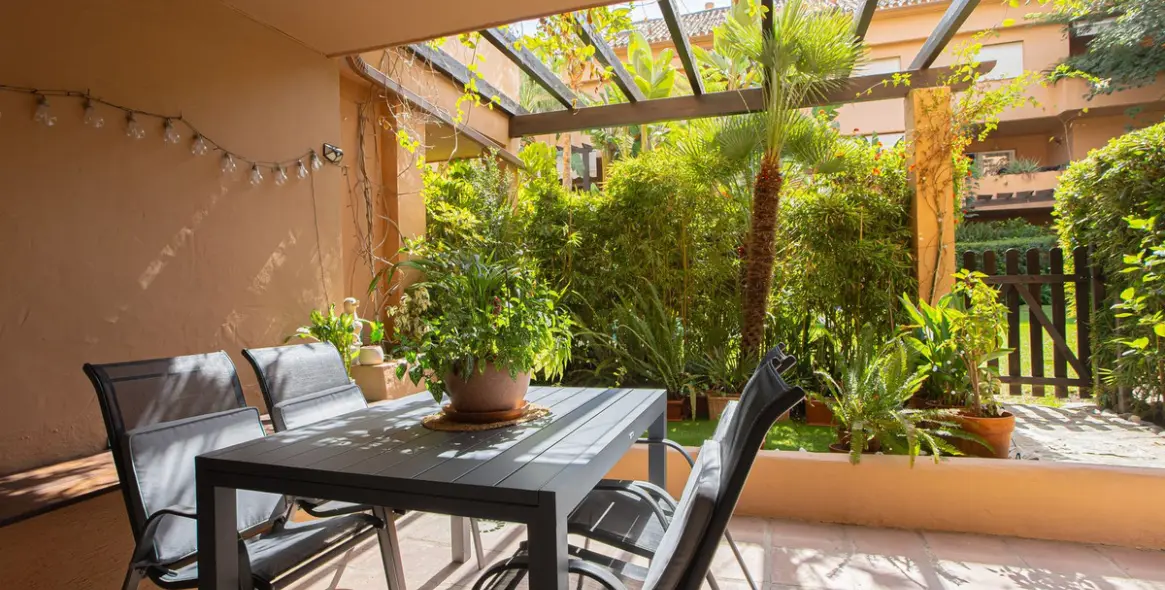 Sale of ground floor apartment in The Golden Mile 7