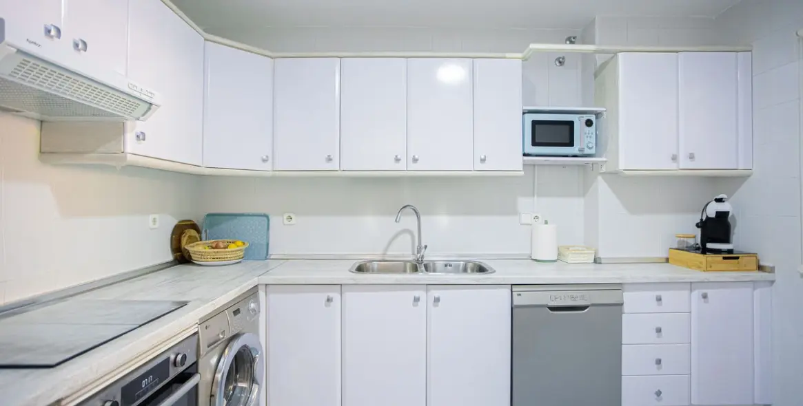 Sale of ground floor apartment in The Golden Mile 8