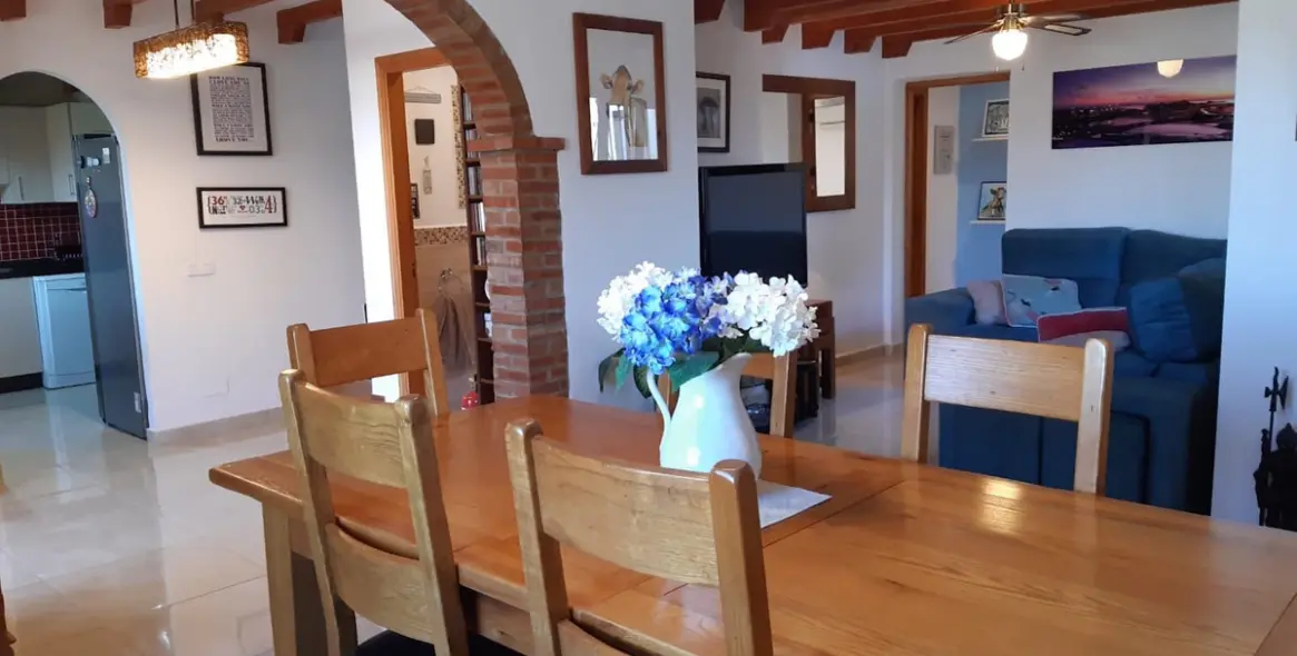 Sale of detached villa in Iznate 5