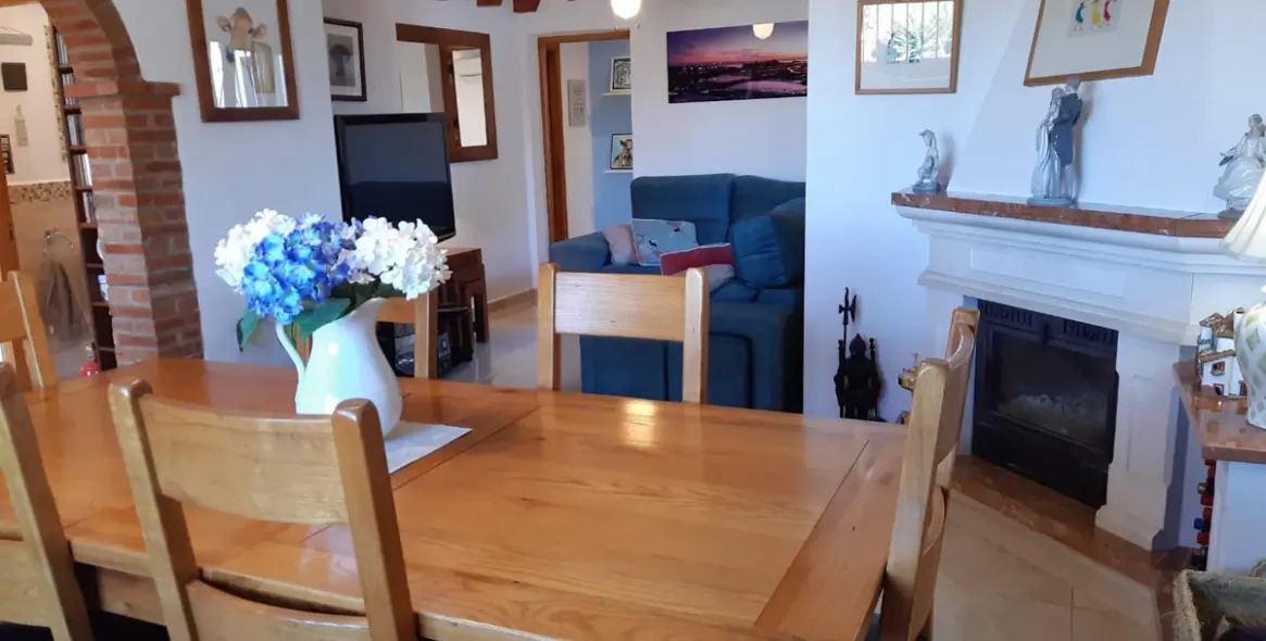 Sale of detached villa in Iznate 6