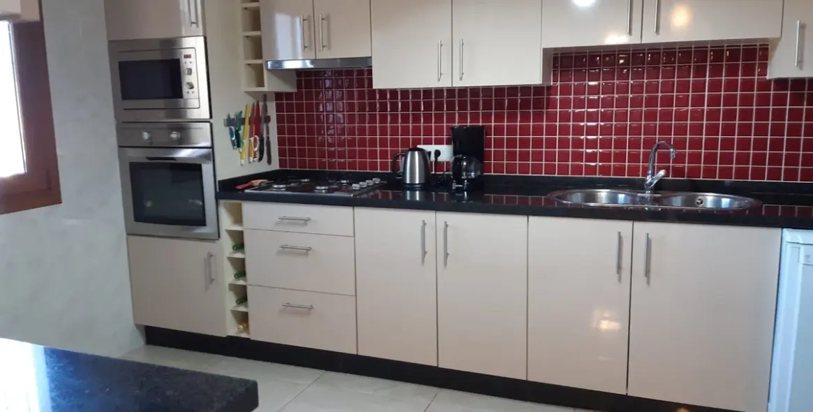 Sale of detached villa in Iznate 10