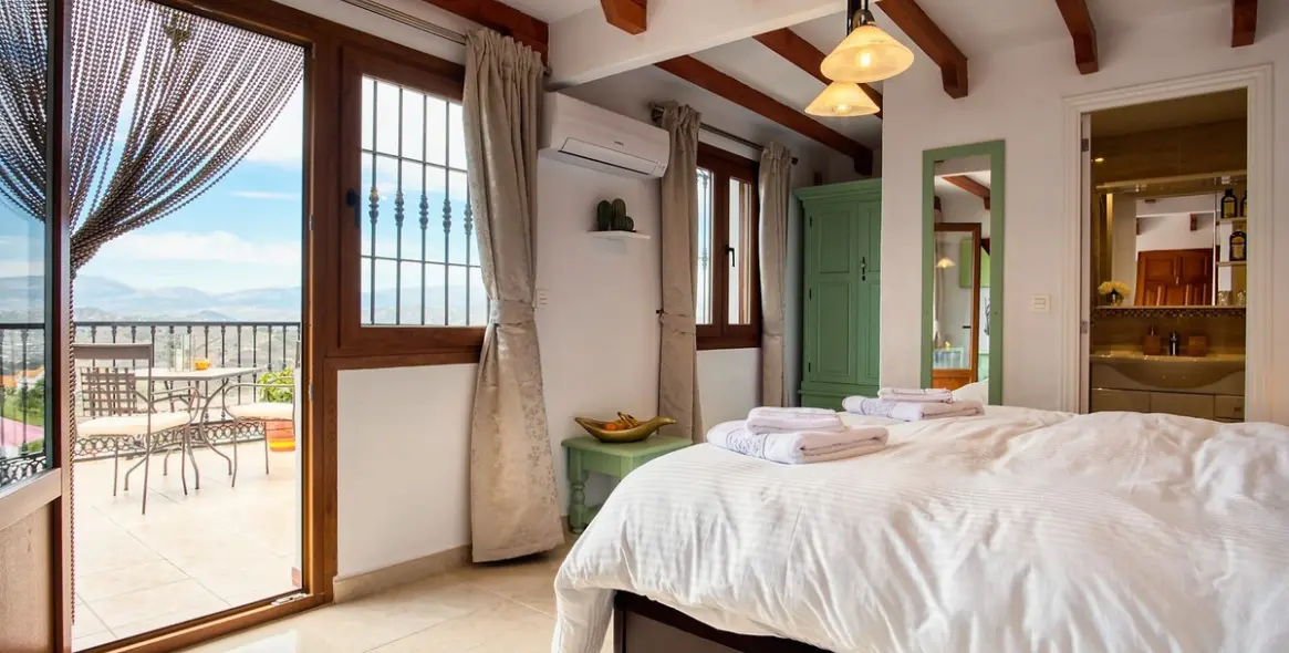 Sale of detached villa in Iznate 21