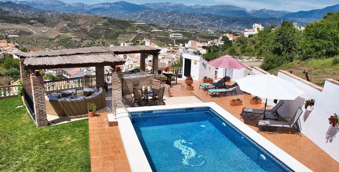 Sale of detached villa in Iznate 25