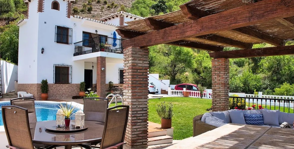 Sale of detached villa in Iznate 39