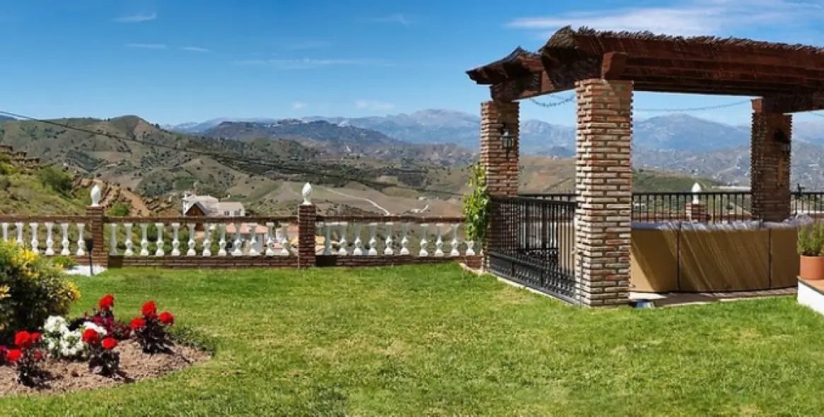 Sale of detached villa in Iznate 42