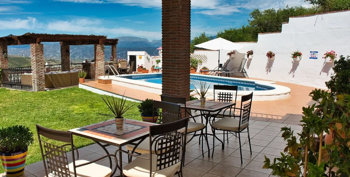 Sale of detached villa in Iznate 43