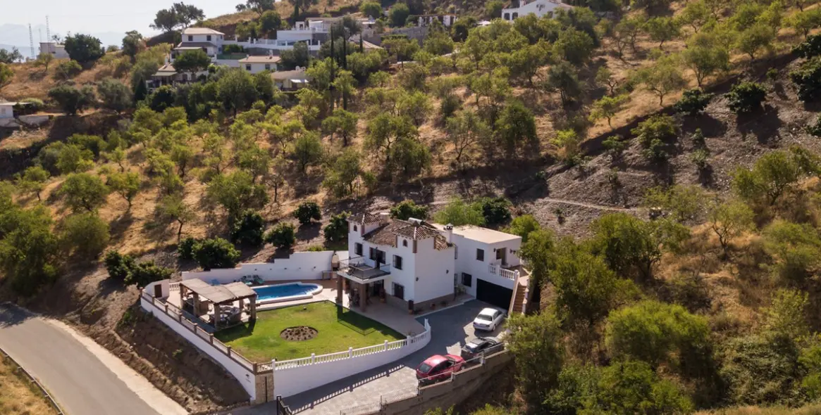 Sale of detached villa in Iznate 47