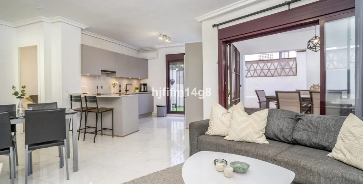 Sale of ground floor apartment in Nueva Andalucía 1