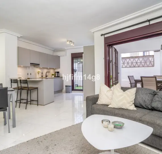 Venta de apartamento en planta baja en Nueva Andalucía