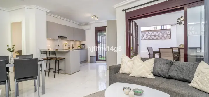 Venta de apartamento en planta baja en Nueva Andalucía 0