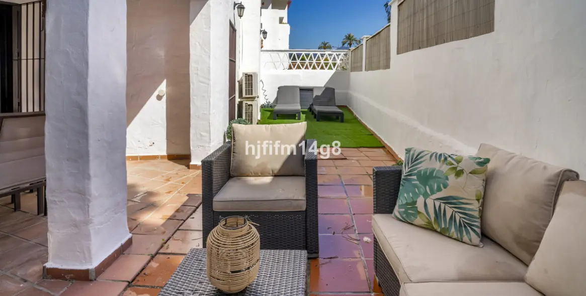 Sale of ground floor apartment in Nueva Andalucía 2
