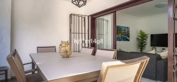 Venta de apartamento en planta baja en Nueva Andalucía 3