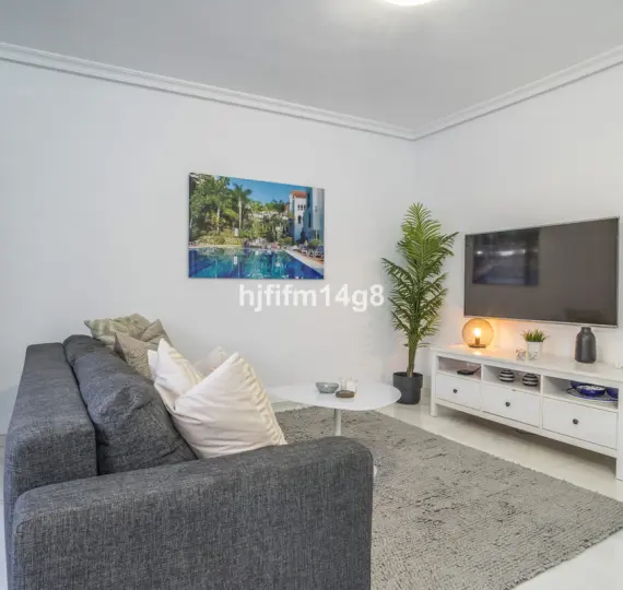 Venta de apartamento en planta baja en Nueva Andalucía