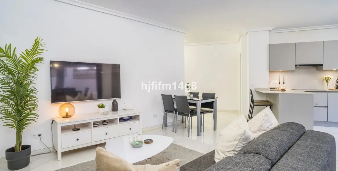 Sale of ground floor apartment in Nueva Andalucía 7