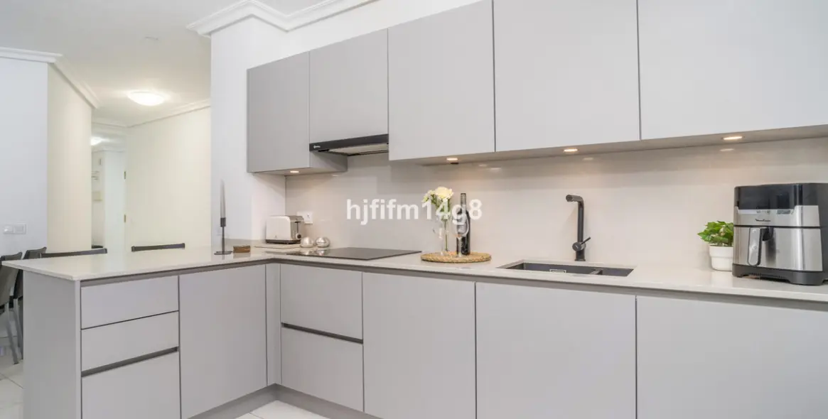 Sale of ground floor apartment in Nueva Andalucía 11