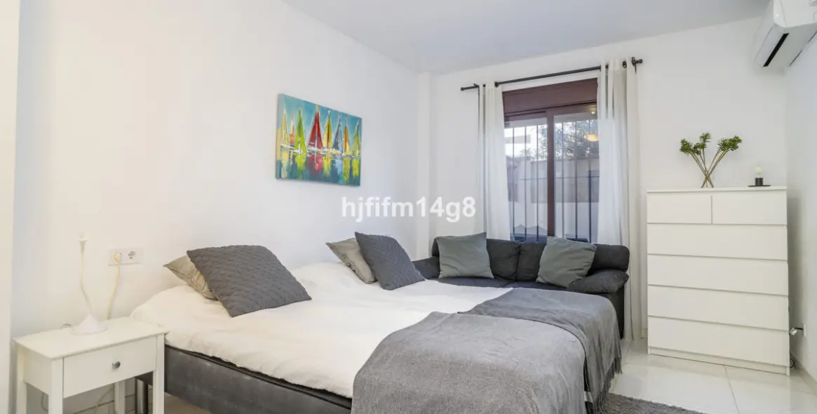 Sale of ground floor apartment in Nueva Andalucía 13