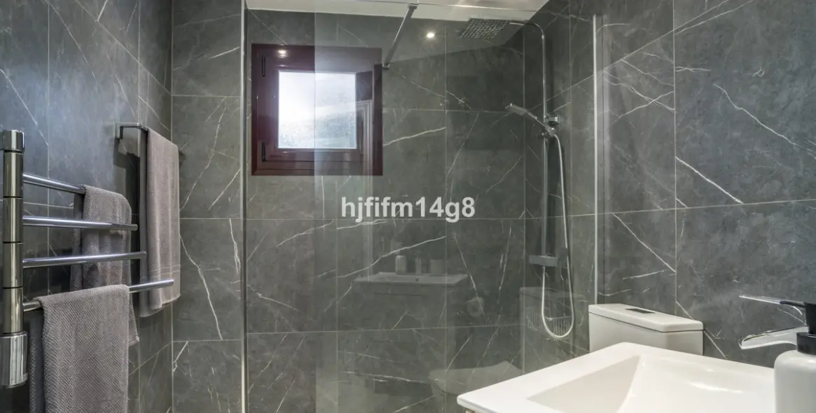 Sale of ground floor apartment in Nueva Andalucía 20