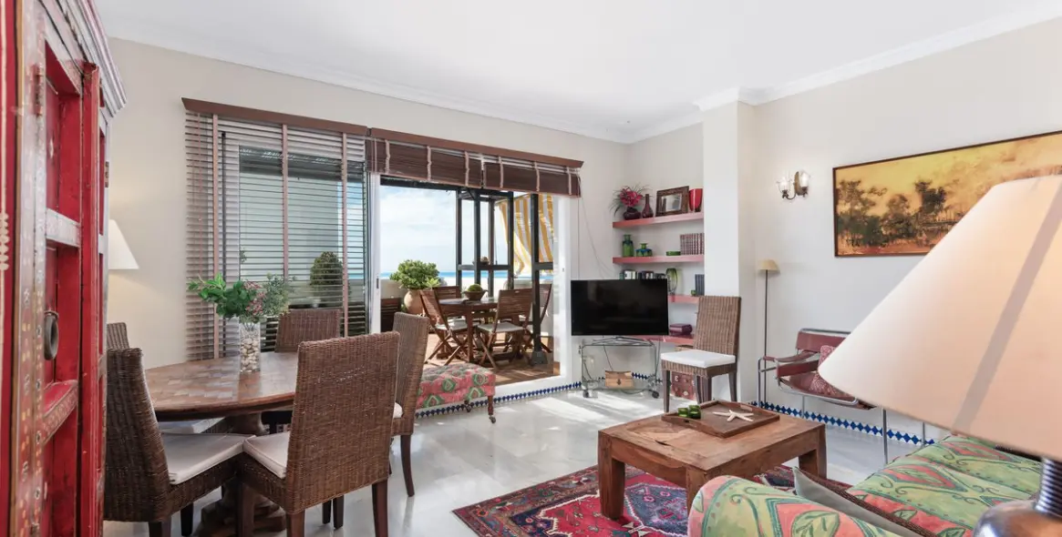 Продажа апартаментов на среднем этаже в Estepona 6