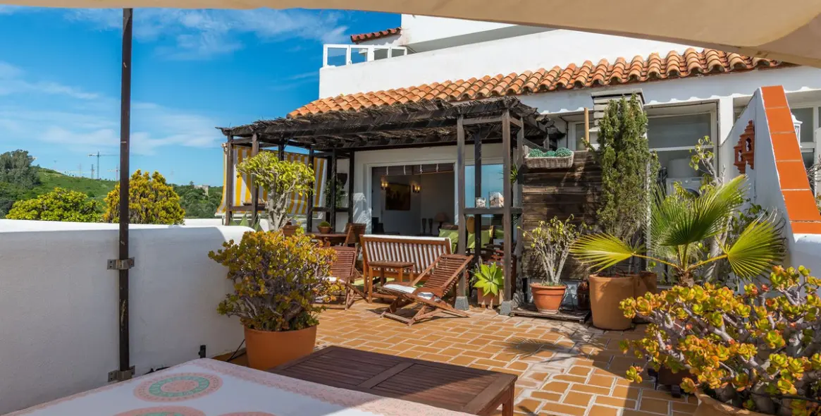 Продажа апартаментов на среднем этаже в Estepona 18