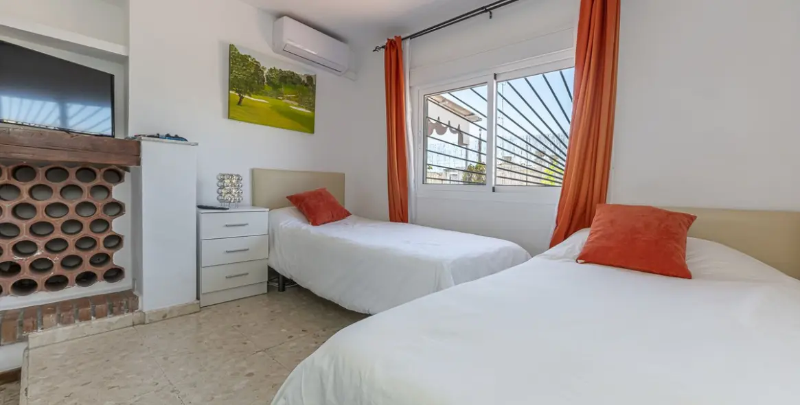 Sale of penthouse in San Pedro de Alcántara 24